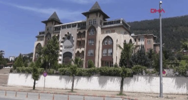 130-kisinin-oldugu-cuhadar-sitesi-davasinda-1-hapis-1-beraat-GgK1M33J.jpg