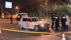 dur ihtarina uymadi 5 polis aracina carpti kovalamaca sonucu vurularak yakalandi ejTnEcCN.jpg